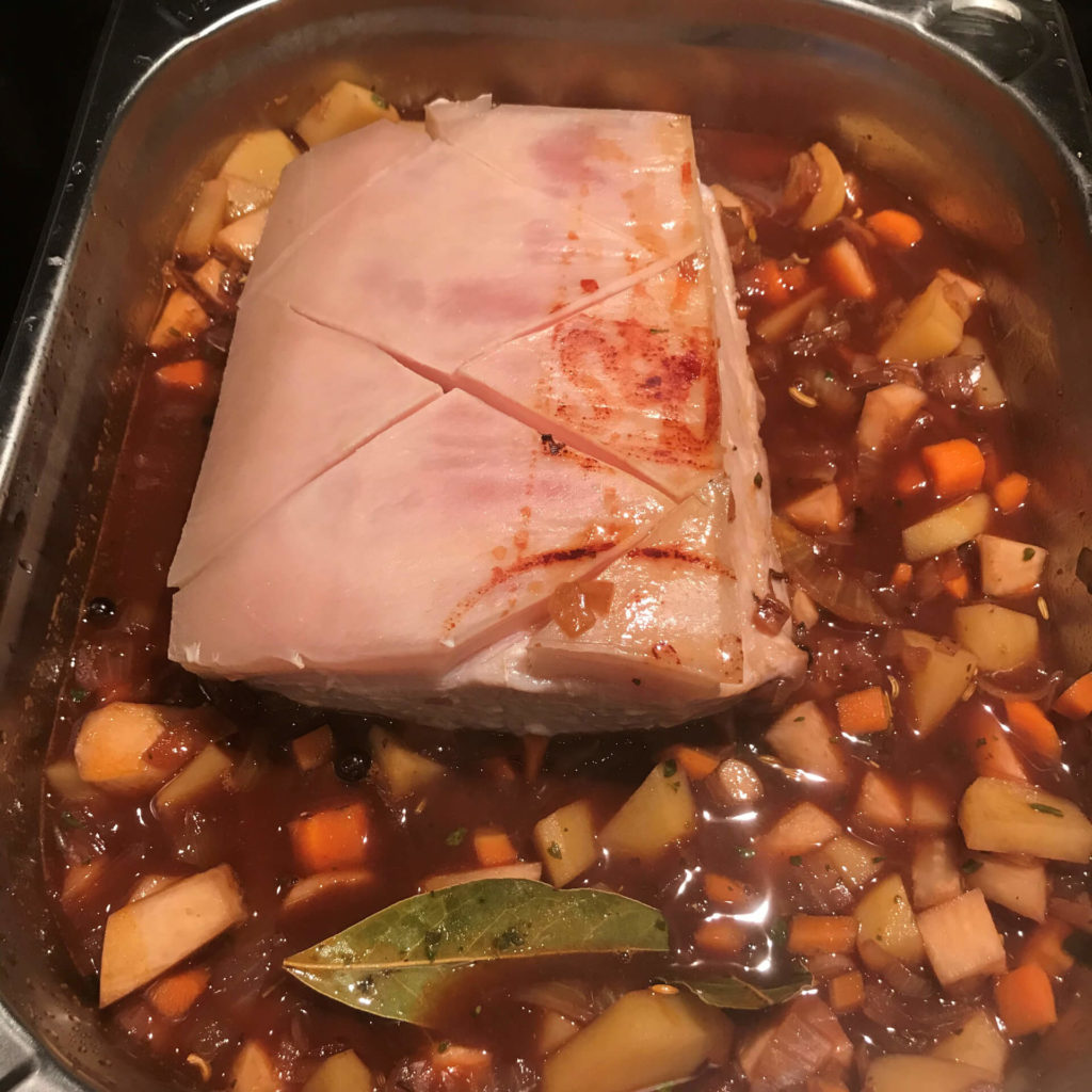 Köstlicher Schweinekrustenbraten - 3 1/2 Stunden Garzeit, die sich wirklich lohnen Essen