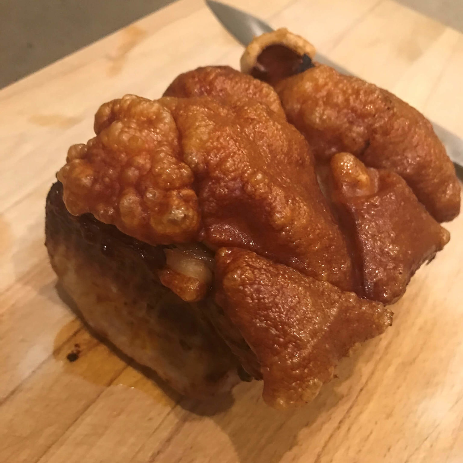 Köstlicher Schweinekrustenbraten - 3 1/2 Stunden Garzeit, die sich ...